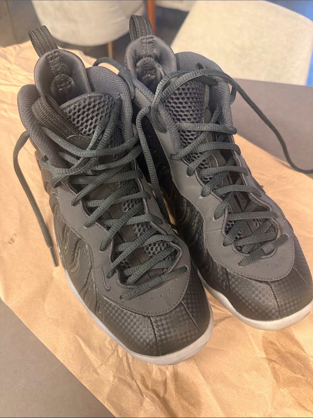 Nike foam posit triple black boys 6.5